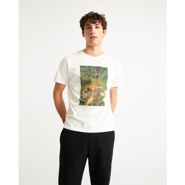 OUT FOR A WALK - T-Shirt - white